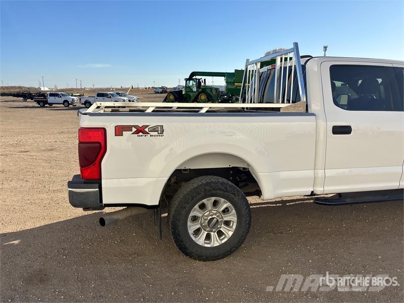Ford F-250 XLT 4x4 Crew Cab Pickup Inne