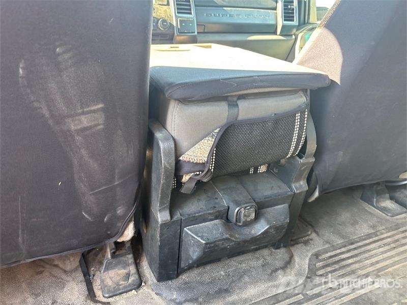 Ford F-250 XLT 4x4 Crew Cab Pickup Ostalo