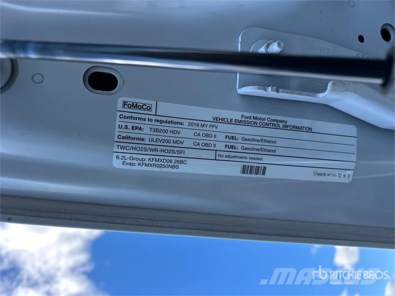 Ford F-250 XLT 4x4 Crew Cab Pickup Ostalo