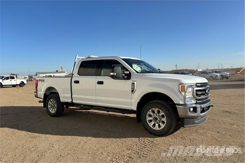 Ford F-250 XLT 4x4 Crew Cab Pickup Inne