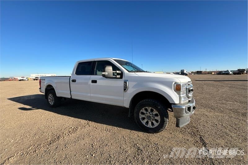 Ford F-250 XLT 4x4 Crew Cab Pickup Ostalo
