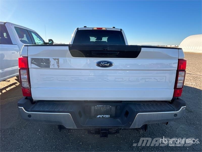 Ford F-250 XLT 4x4 Crew Cab Pickup Ostalo