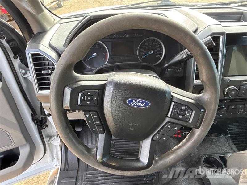 Ford F-250 XLT 4x4 Crew Cab Pickup 其他