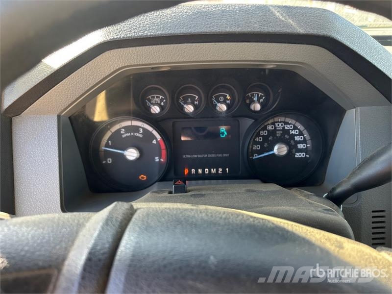 Ford F-250 XLT 4x4 Crew Cab Pickup Прочие фургоны