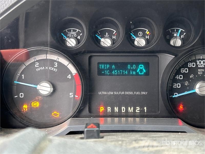 Ford F-250 XLT 4x4 Crew Cab Pickup أخرى