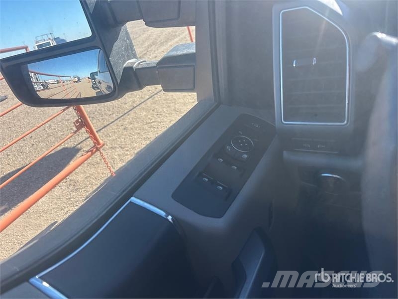 Ford F-250 XLT 4x4 Crew Cab Pickup Ostalo