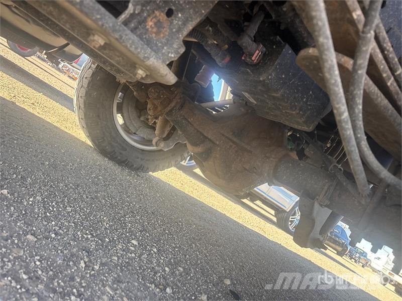 Ford F-250 XLT 4x4 Crew Cab Pickup Ostalo