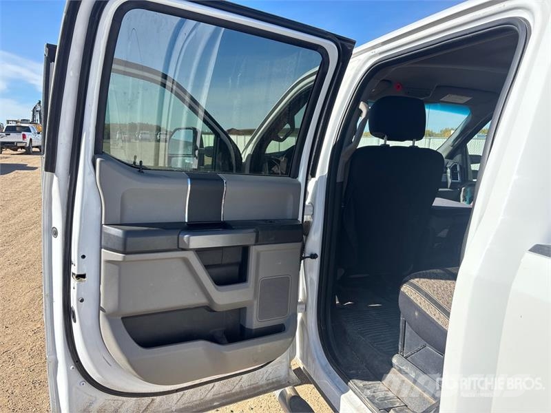 Ford F-250 XLT 4x4 Crew Cab Pickup Ostalo