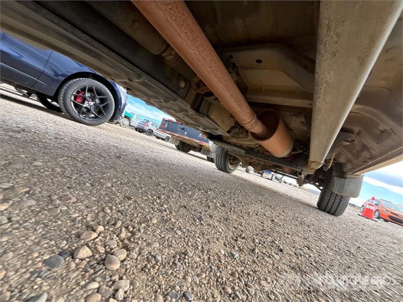 Ford F-250 XLT 4x4 Crew Cab Pickup Ostalo