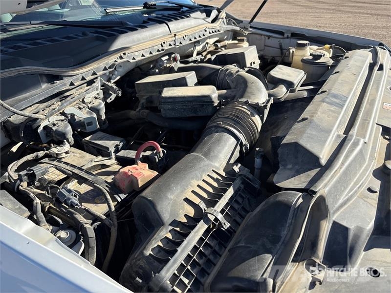 Ford F-250 XLT 4x4 Crew Cab Pickup Inne