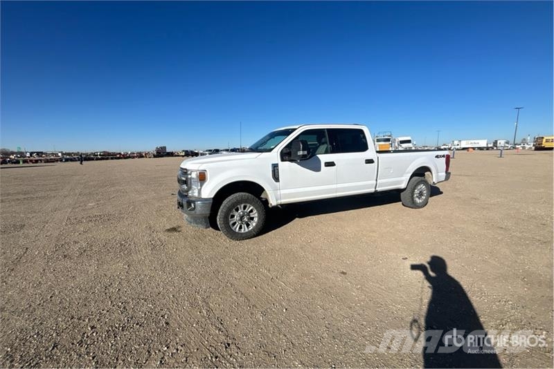 Ford F-250 XLT 4x4 Crew Cab Pickup Ostalo