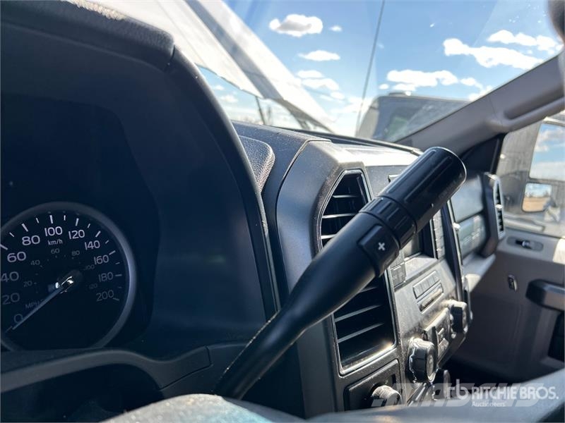 Ford F-250 XLT 4x4 Crew Cab Pickup Ostalo