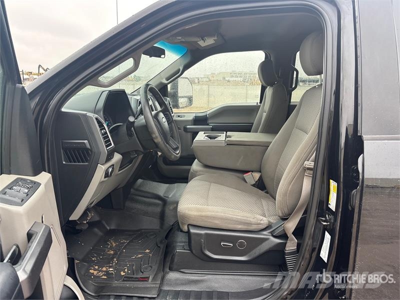 Ford F-250 XLT 4x4 Crew Cab Pickup Ostalo
