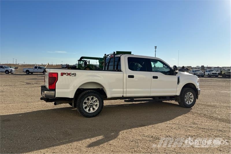 Ford F-250 XLT 4x4 Crew Cab Pickup Inne