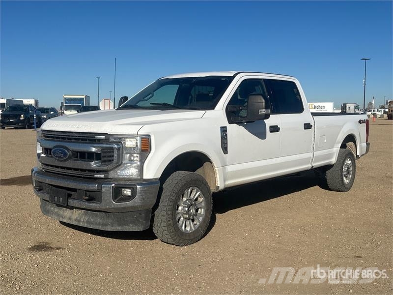Ford F-250 XLT 4x4 Crew Cab Pickup Ostalo