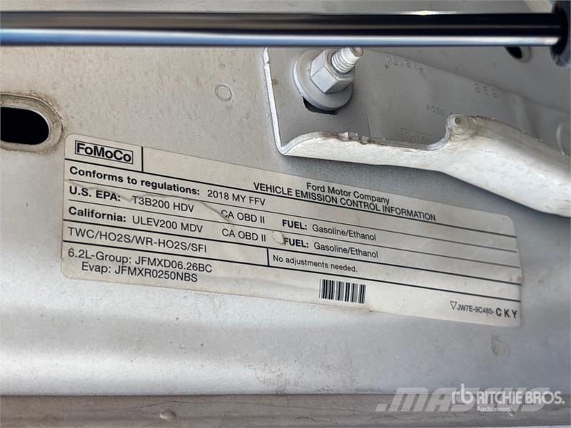 Ford F-250 XLT 4x4 Crew Cab Pickup Ostalo