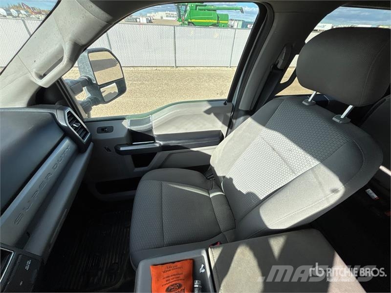 Ford F-250 XLT 4x4 Crew Cab Pickup Anders