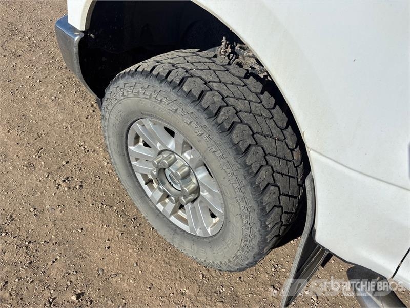 Ford F-250 XLT 4x4 Crew Cab Pickup Ostalo