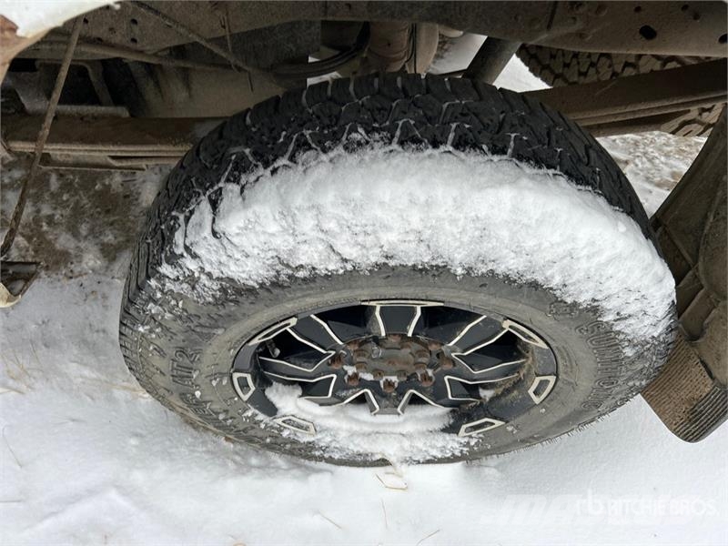 Ford F-250 XLT 4x4 Crew Cab Pickup أخرى