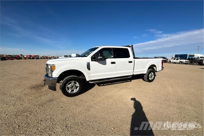 Ford F-250 XLT 4x4 Crew Cab Pickup 其他