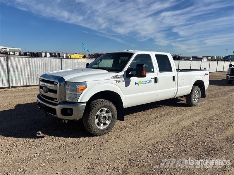 Ford F-250 XLT 4x4 Crew Cab Pickup Drugi