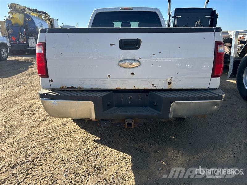Ford F-250 XLT 4x4 Crew Cab Pickup Прочие фургоны