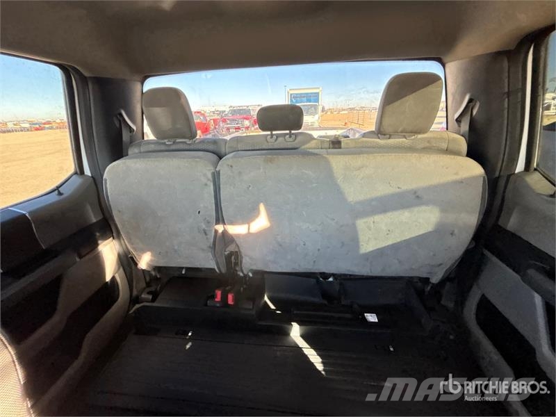 Ford F-250 XLT 4x4 Crew Cab Pickup Ostalo