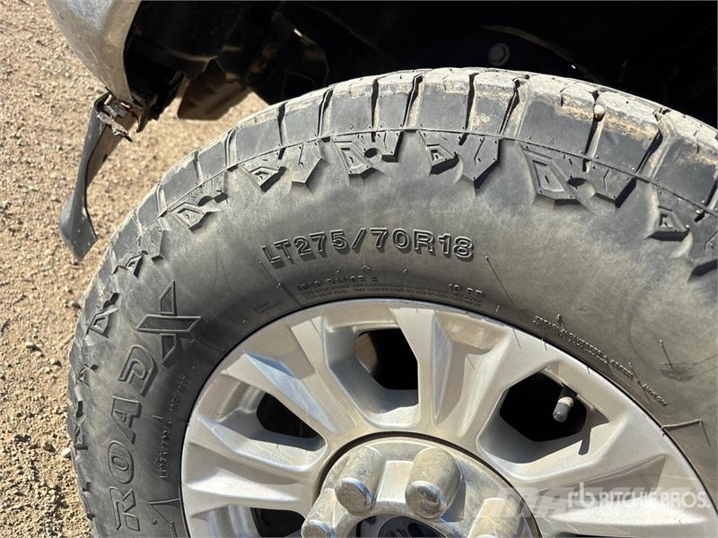 Ford F-250 XLT 4x4 Crew Cab Pickup Inne