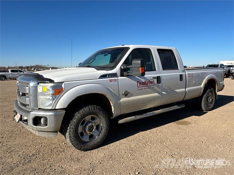 Ford F-250 XLT 4x4 Crew Cab Pickup Kita