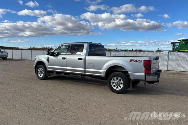 Ford F-250 XLT 4x4 Crew Cab Pickup Anders
