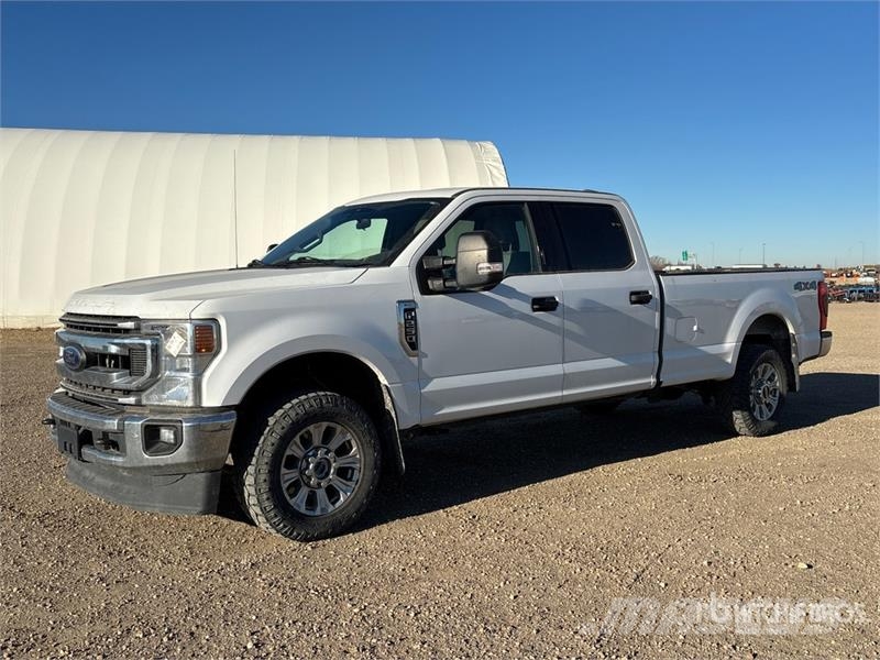 Ford F-250 XLT 4x4 Crew Cab Pickup Ostalo