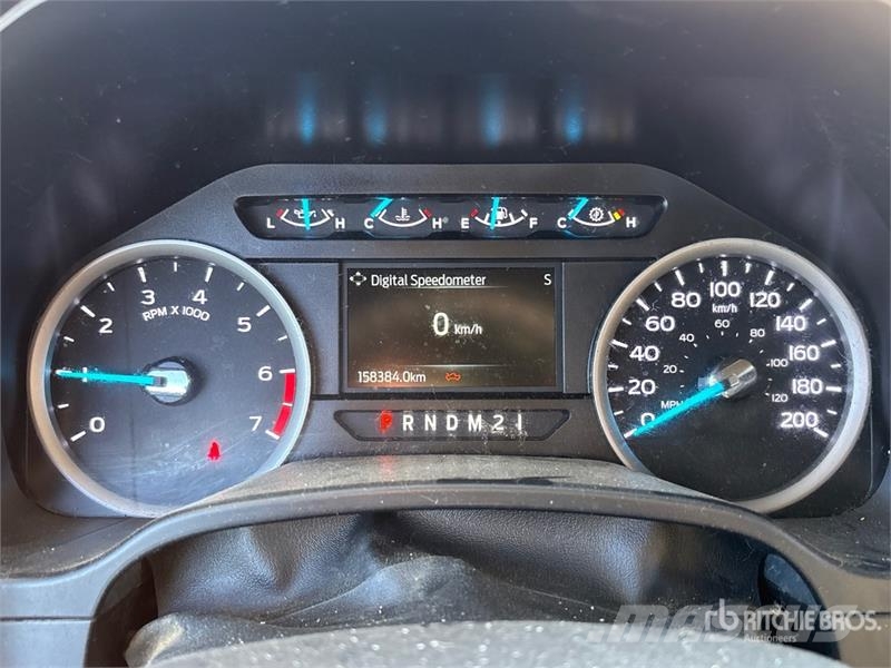 Ford F-250 XLT 4x4 Crew Cab Pickup Ostalo