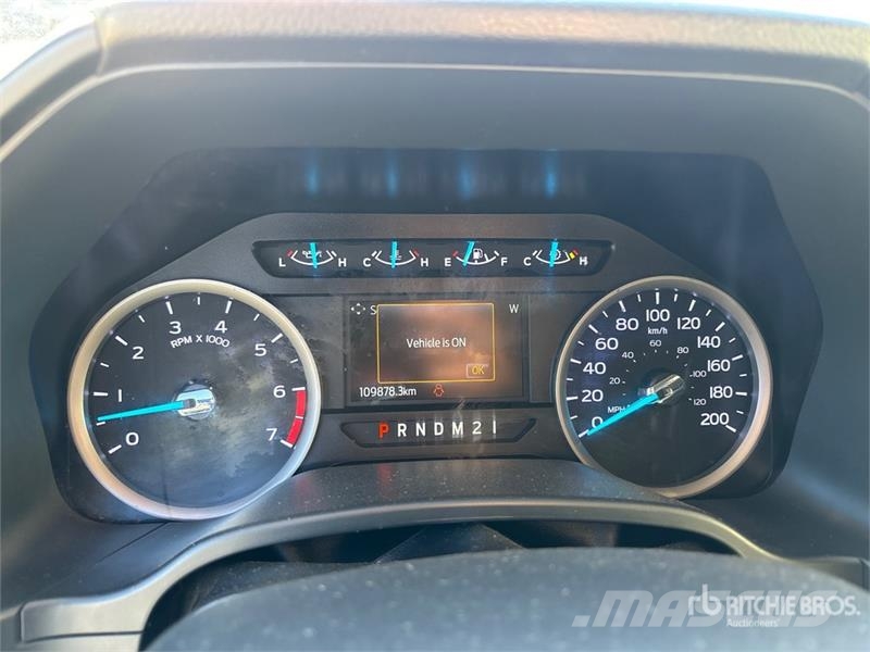 Ford F-250 XLT 4x4 Crew Cab Pickup Inne