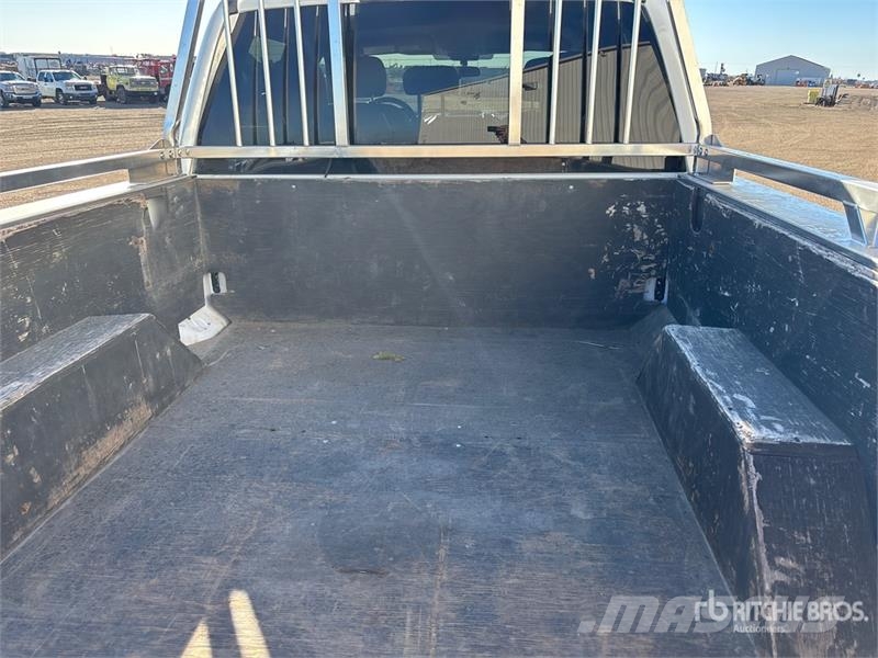 Ford F-250 XLT 4x4 Crew Cab Pickup Inne
