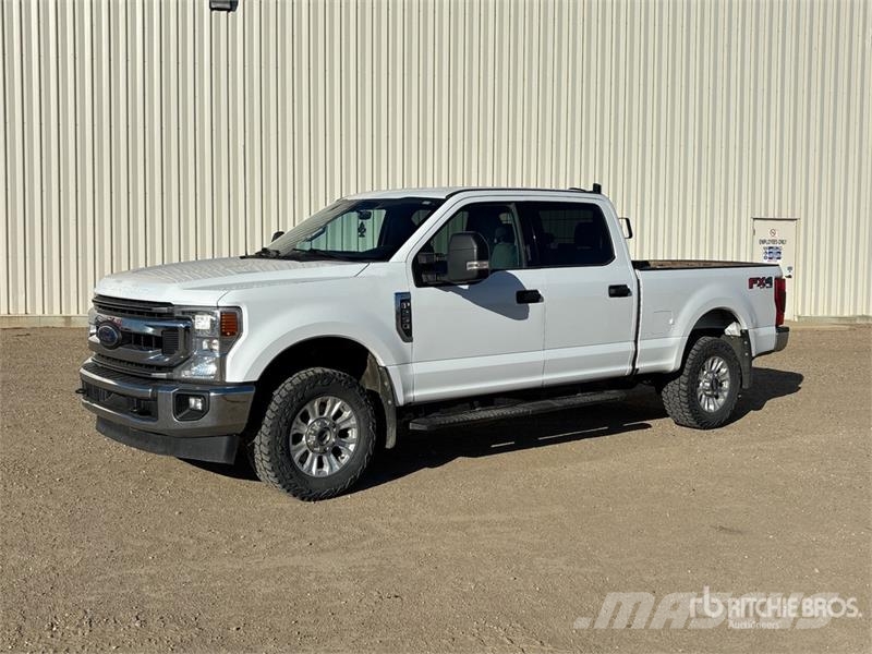 Ford F-250 XLT 4x4 Crew Cab Pickup Inne