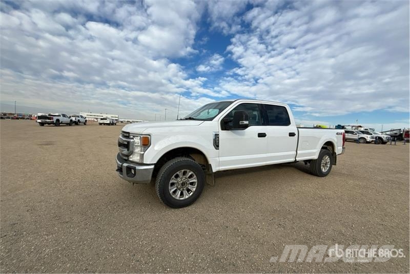 Ford F-250 XLT 4x4 Crew Cab Pickup Ostalo