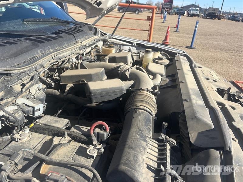 Ford F-250 XLT 4x4 Crew Cab Pickup Ostalo