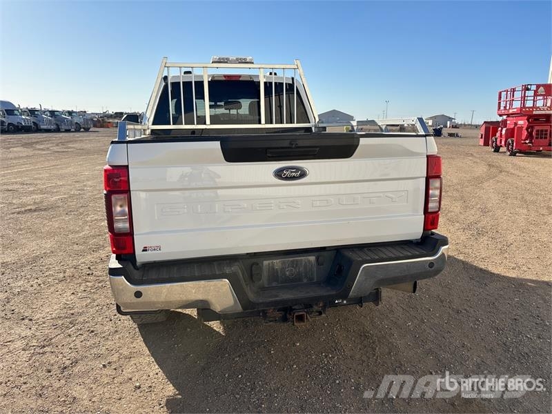 Ford F-250 XLT 4x4 Crew Cab Pickup Inne