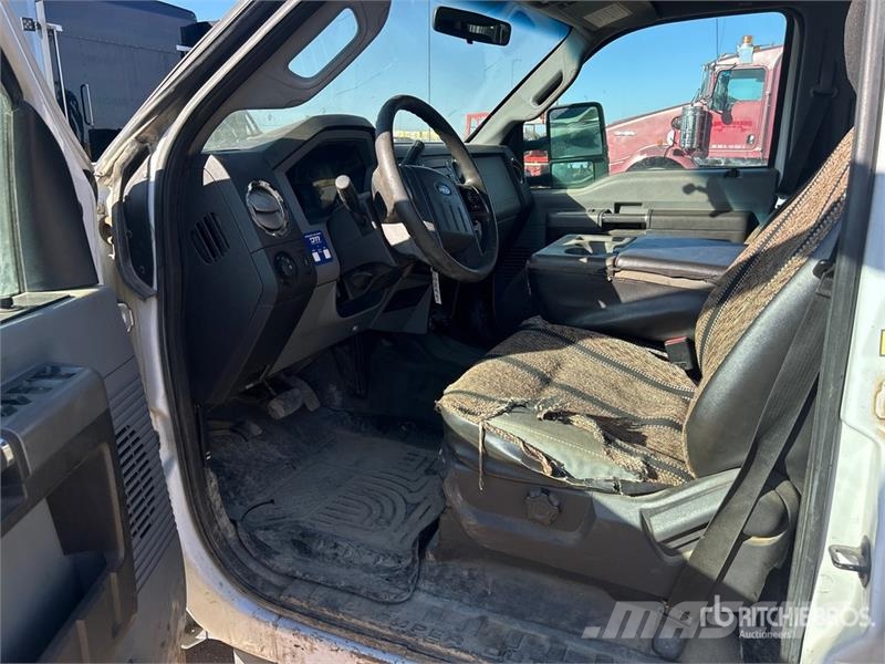 Ford F-250 XLT 4x4 Crew Cab Pickup Прочие фургоны