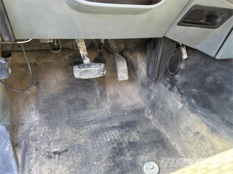 Ford F-250 XLT 4x4 Crew Cab Pickup Ostalo