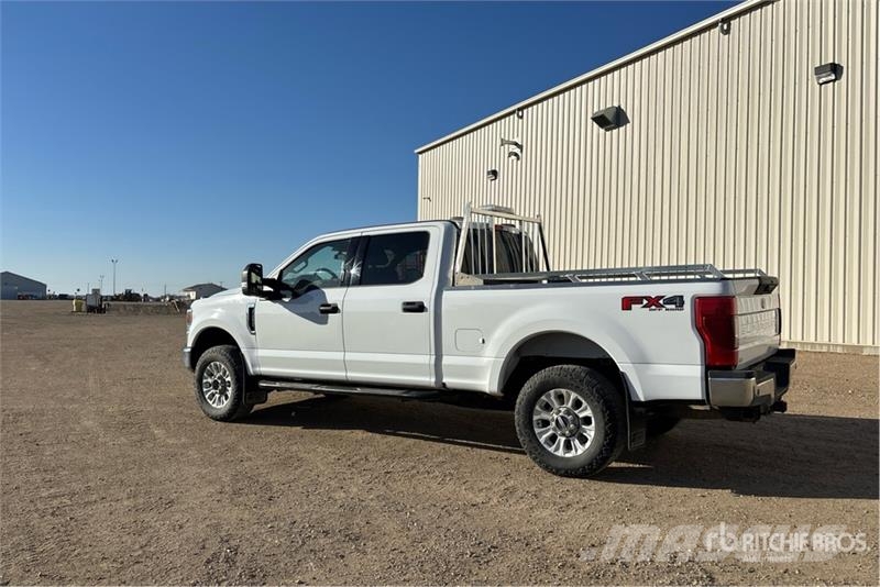 Ford F-250 XLT 4x4 Crew Cab Pickup Inne