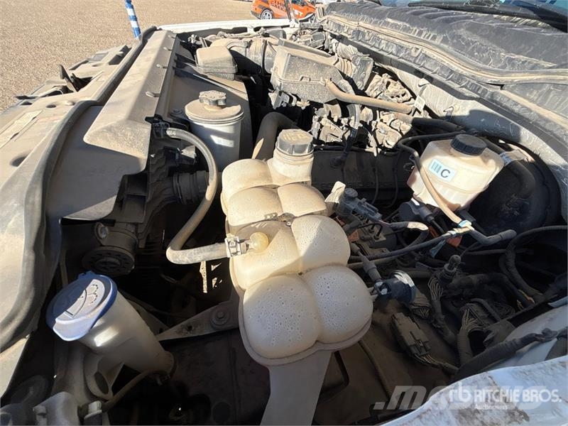 Ford F-250 XLT 4x4 Crew Cab Pickup Ostalo