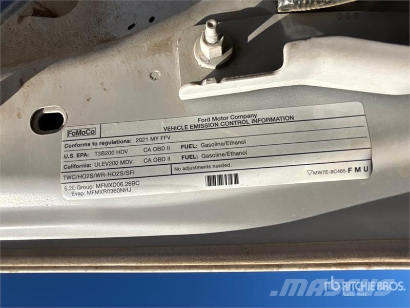 Ford F-250 XLT 4x4 Crew Cab Pickup Ostalo