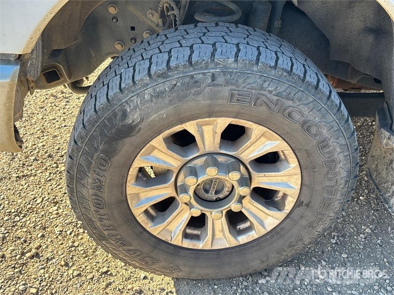 Ford F-250 XLT 4x4 Crew Cab Pickup Ostalo