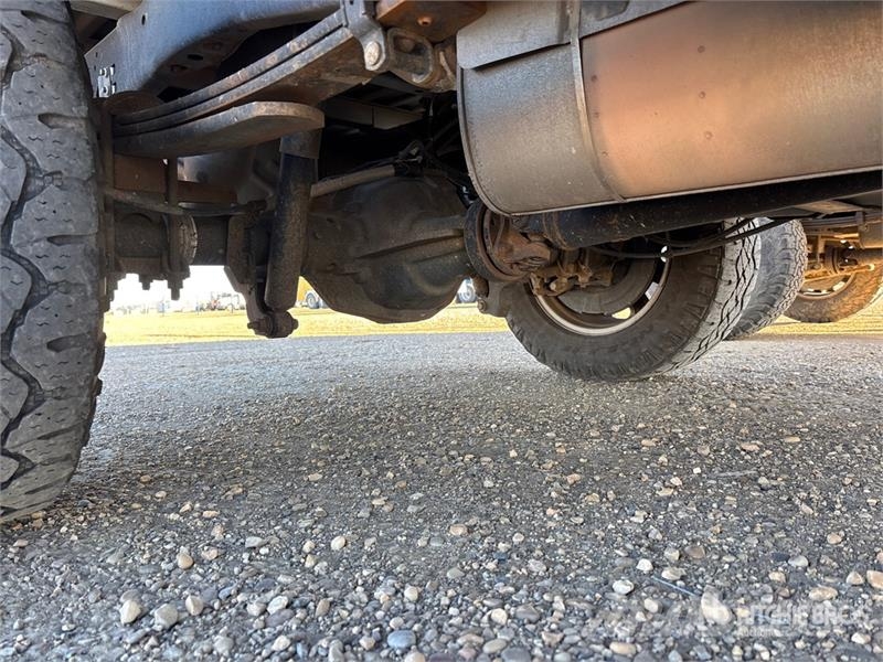 Ford F-250 XLT 4x4 Crew Cab Pickup Ostalo