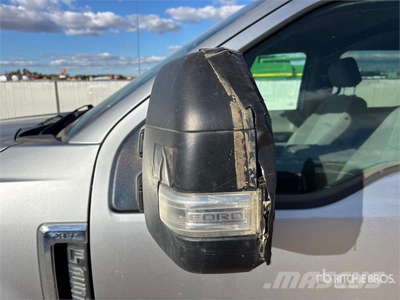 Ford F-250 XLT 4x4 Crew Cab Pickup Anders