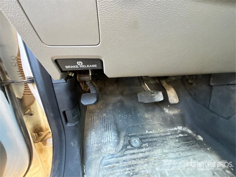 Ford F-250 XLT 4x4 Crew Cab Pickup Ostalo