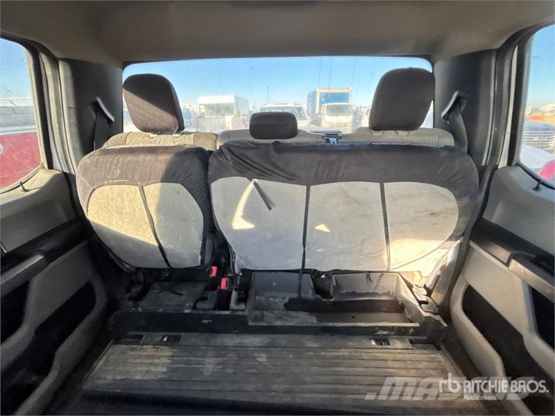 Ford F-250 XLT 4x4 Crew Cab Pickup Ostalo