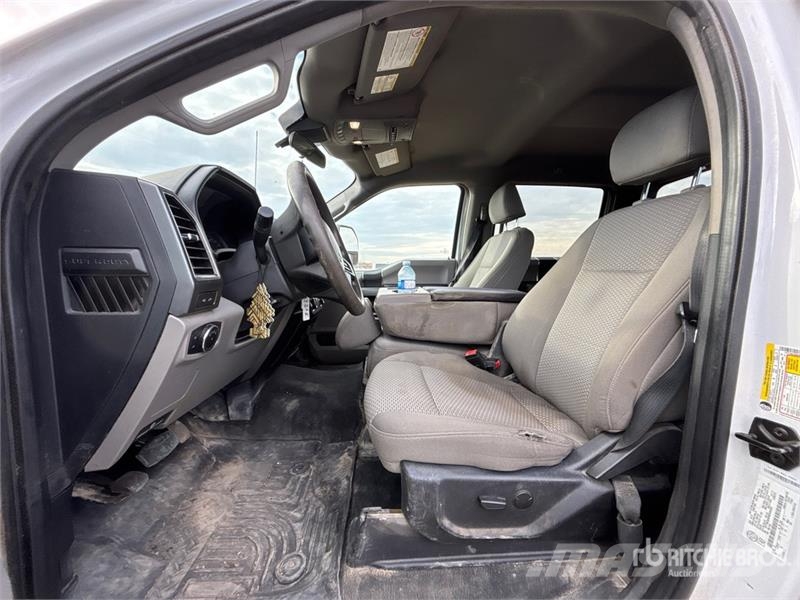 Ford F-250 XLT 4x4 Crew Cab Pickup Ostalo