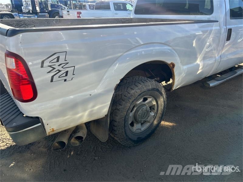 Ford F-250 XLT 4x4 Crew Cab Pickup Прочие фургоны